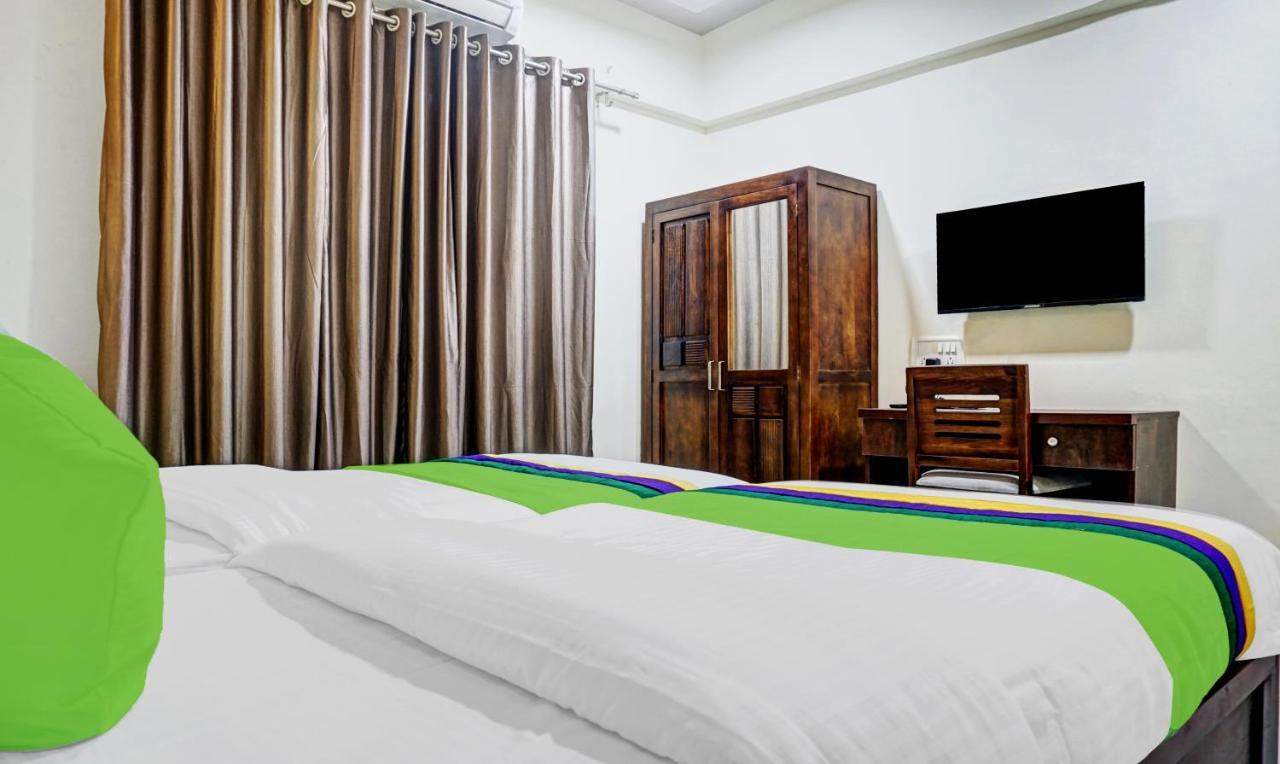 Treebo Tulip Hotel Пюн Екстериор снимка